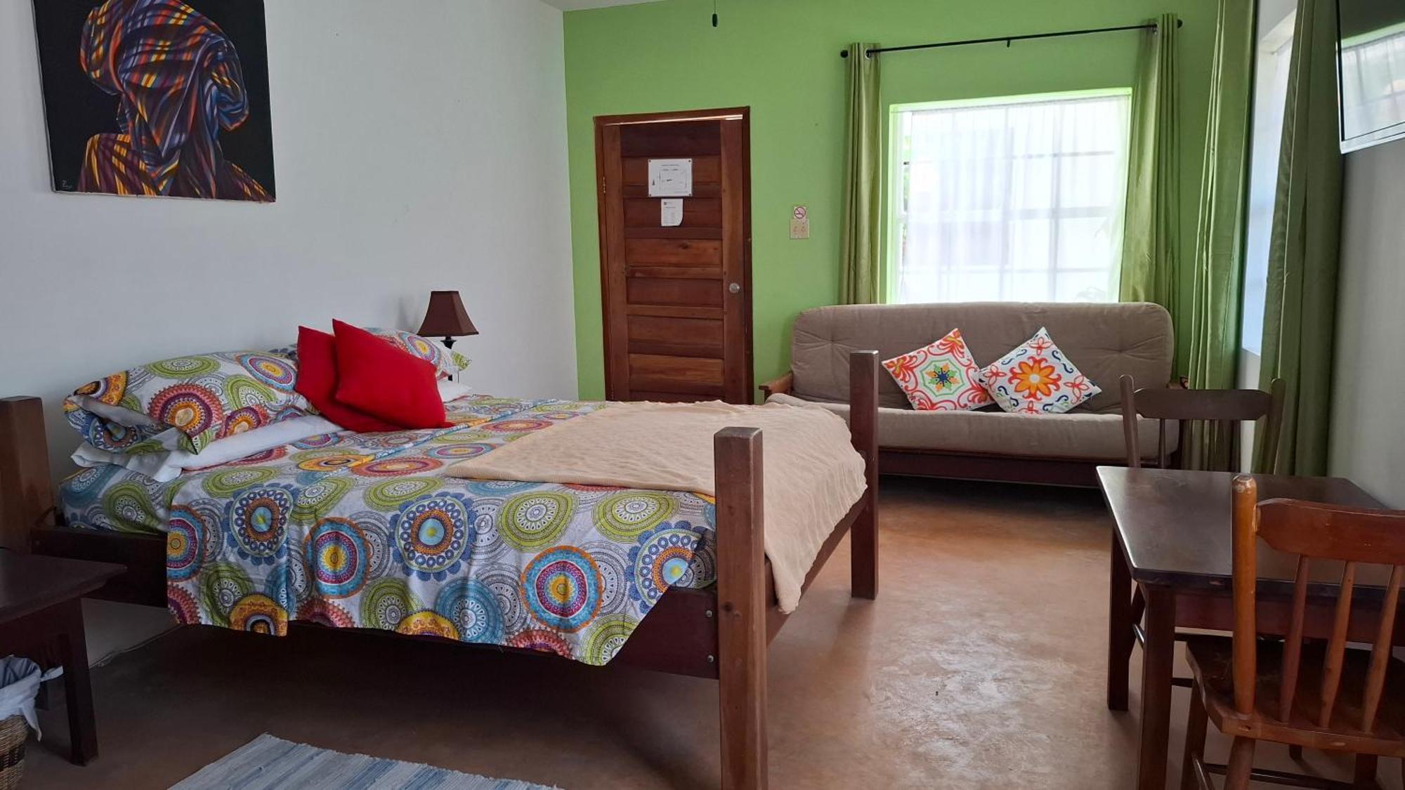 Amanda'S Place Green Studio - Pool And Tropical Garden Caye Caulker Exterior photo
